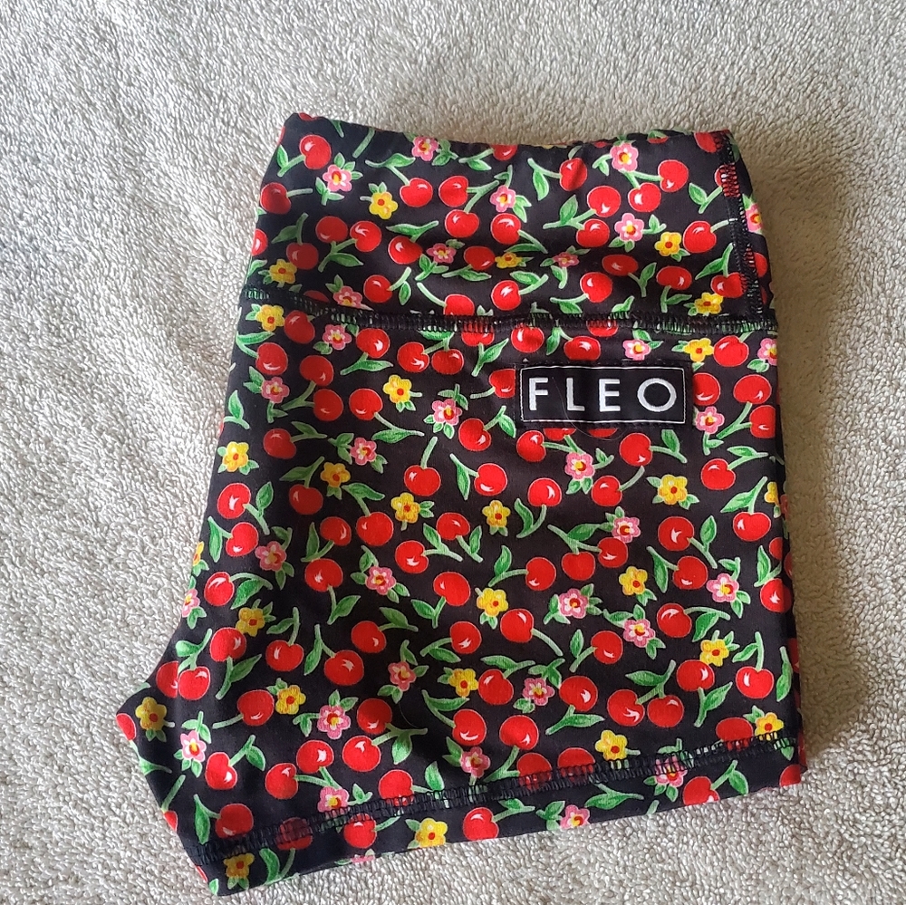 FLEO cherry shorts size medium
